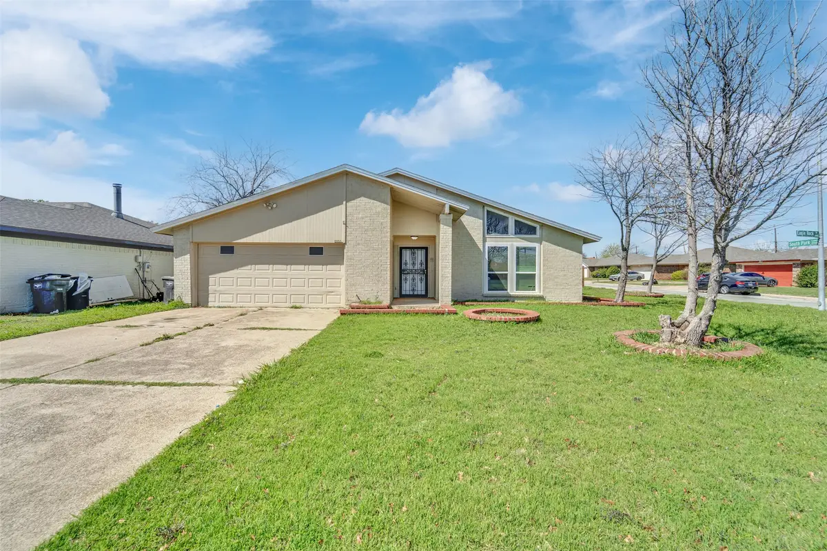 6800 Eagle Rock Drive, Fort Worth, TX 76133 - #1