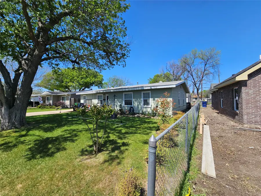 5852 Lyle Street, Westworth Village, TX 76114 - #3