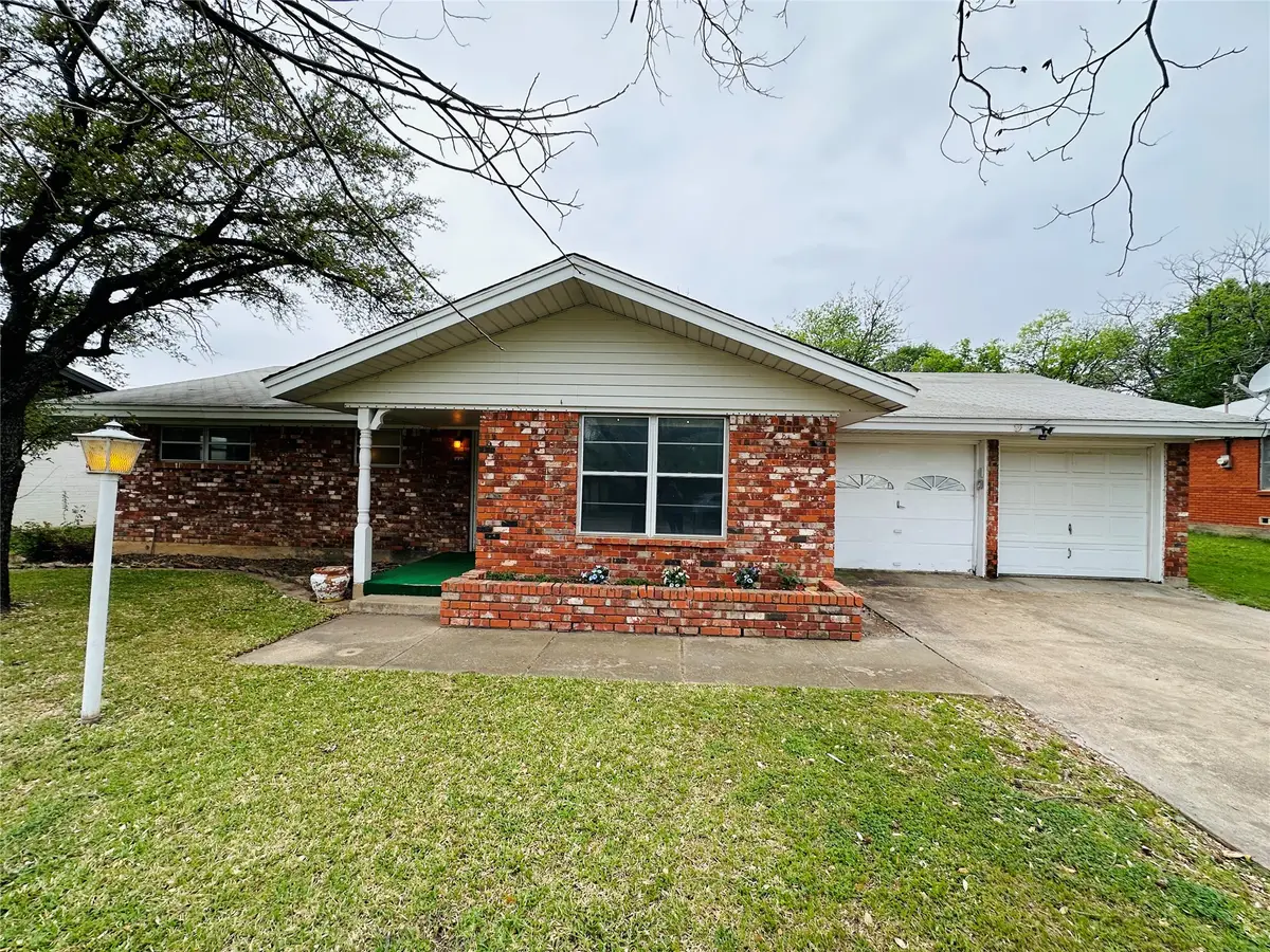 1138 Usher Street, Benbrook, TX 76126 - #1