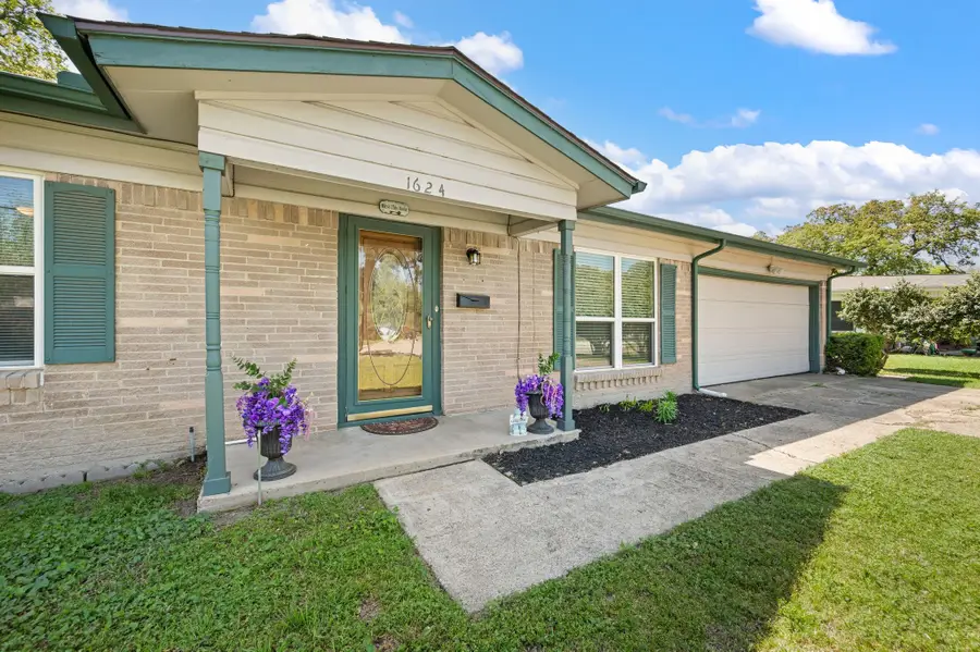 1624 River Oaks Drive, Irving, TX 75060 - #2