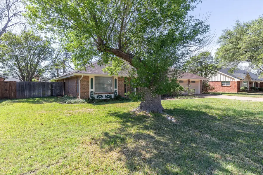 2102 Woodridge Drive, Abilene, TX 79605 - #3