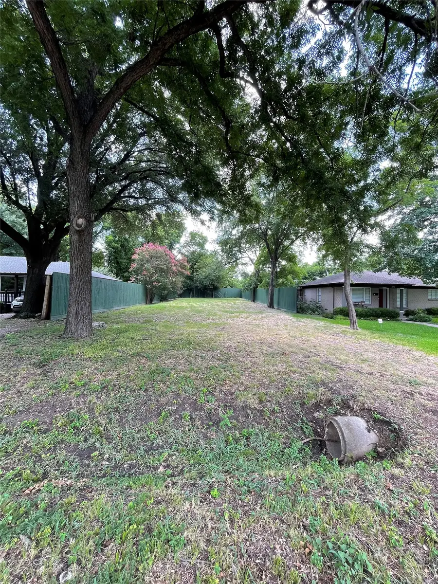 3776 Shorecrest Drive, Dallas, TX 75209 - #3