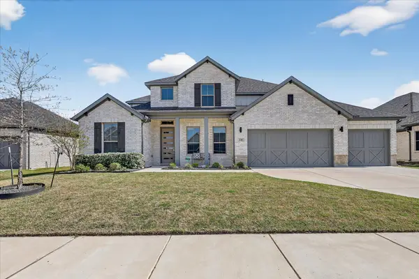 235 Half Moon Drive, Waxahachie, TX 75165