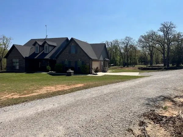 160 Oakwood Hills Drive, Paradise, TX 76073