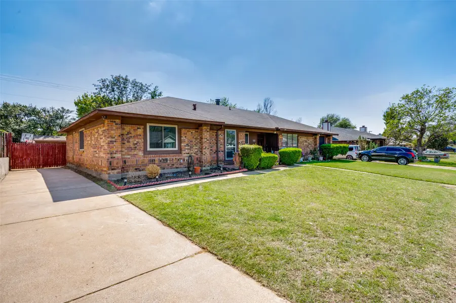 109 Hickory Springs Drive, Euless, TX 76039 - #2