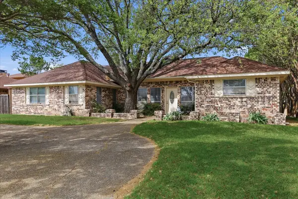 604 S Briarcrest Drive, Richardson, TX 75081