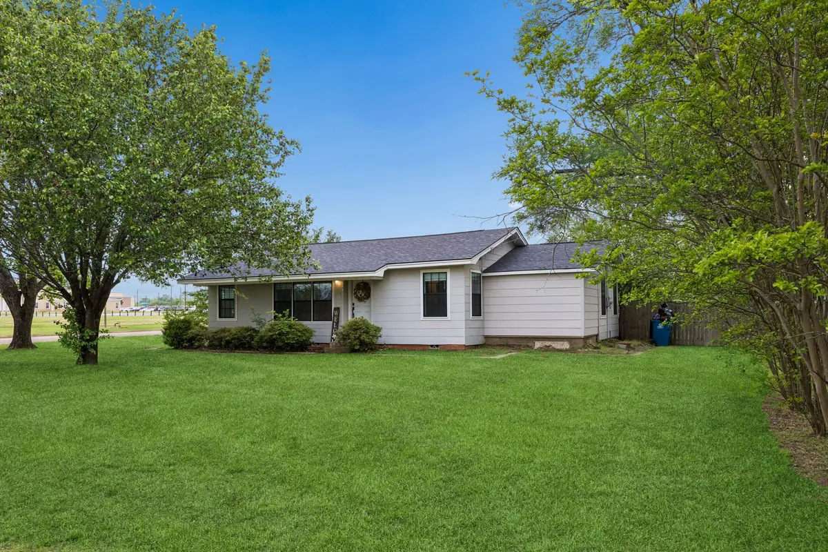 597 E Main Street, Van, TX 75790 - #1