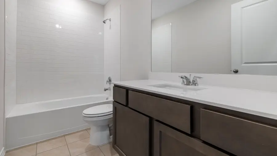 901 Barton Drive, Ennis, TX 75119 - #2