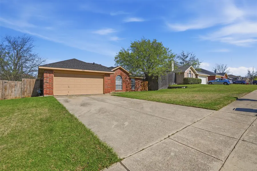 1026 Meadowbend Drive, Cedar Hill, TX 75104 - #2