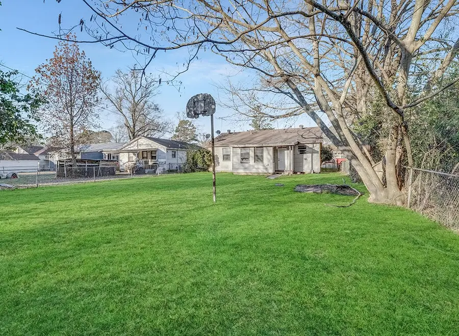 4212 Elizabeth Street, Texarkana, TX 75503 - #2