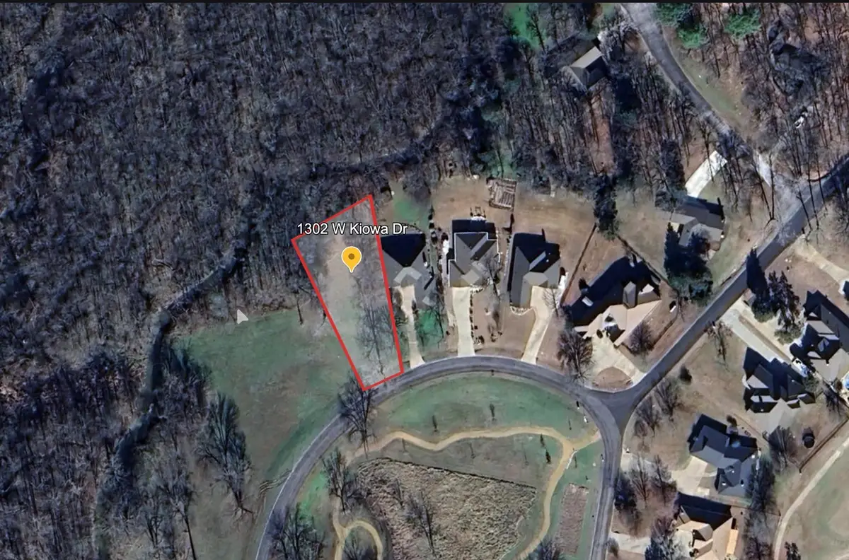 1302 Kiowa Drive W, Gainesville, TX 76240 - #1