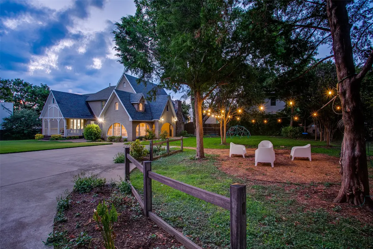 1033 Cedar Hill Avenue, Dallas, TX 75208 - #1