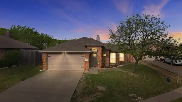 809 Mr Haney Drive, Midlothian, TX 76065