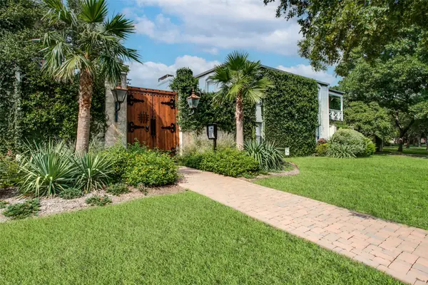 5911 E University Boulevard #206, Dallas, TX 75206