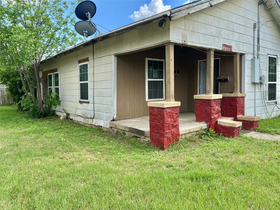 2200 Avenue C, Brownwood, TX 76801 - #2