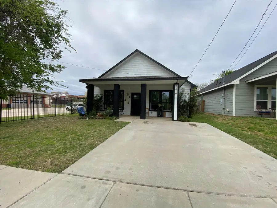 2214 Gordon Street, Greenville, TX 75401 - #2