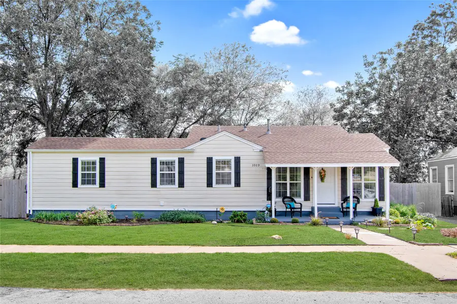 3909 Locke Avenue, Fort Worth, TX 76107 - #2