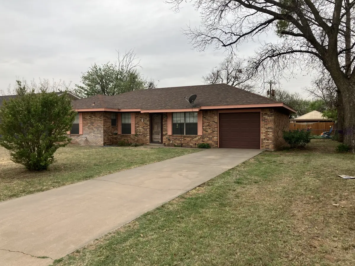 604 S Cedar Street, Seymour, TX 76380 - #1