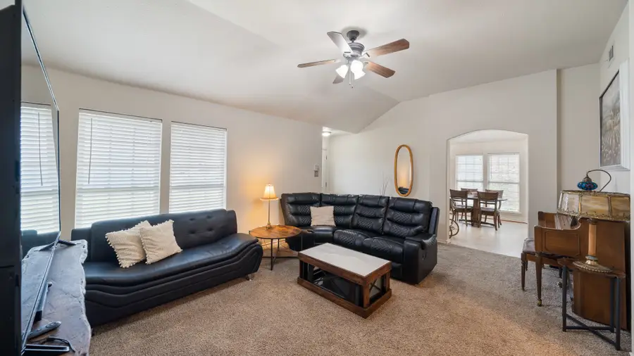 121 W Oneal Street, Wills Point, TX 75169 - #3