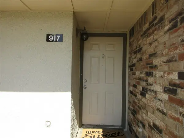 917 Turtle Cove #138, Irving, TX 75060