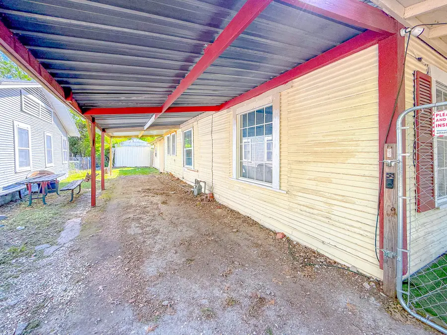 401 S 30th Street, Corsicana, TX 75110 - #2