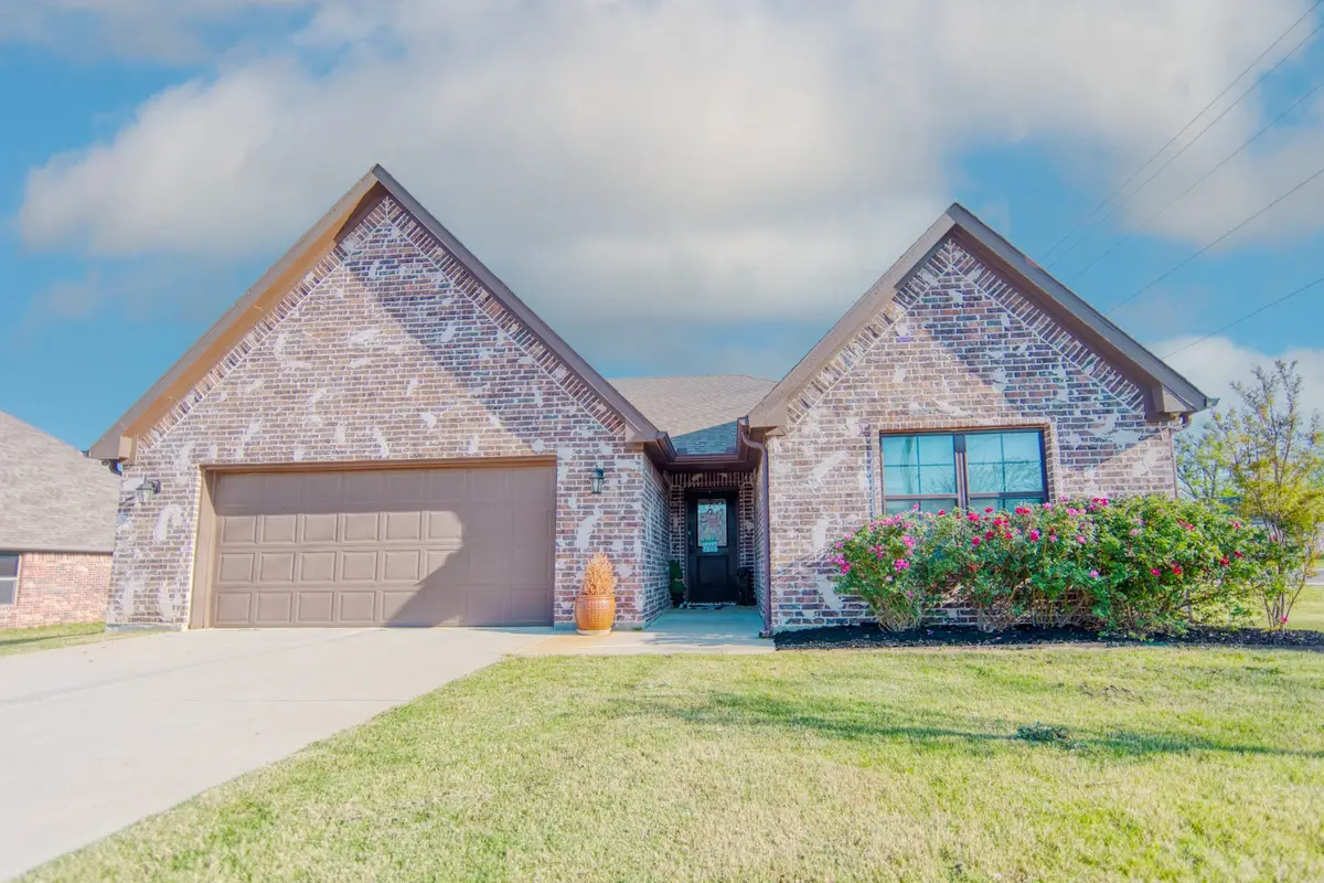 100 Prarie Grass Drive, Whitesboro, TX 76273 - #1