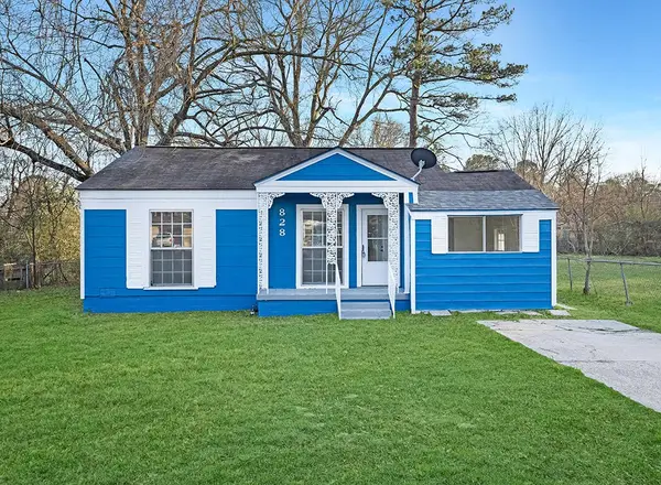 828 Burma Road, Wake Village, TX 75501