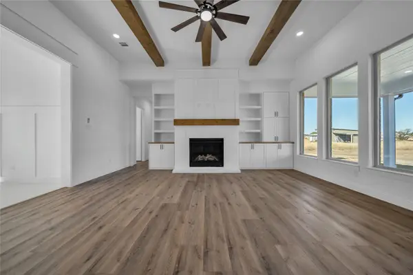 819 Meadow Lark Lane, Red Oak, TX 75154