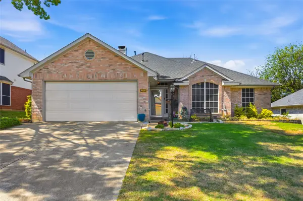 4511 Queenswood Drive, Grand Prairie, TX 75052