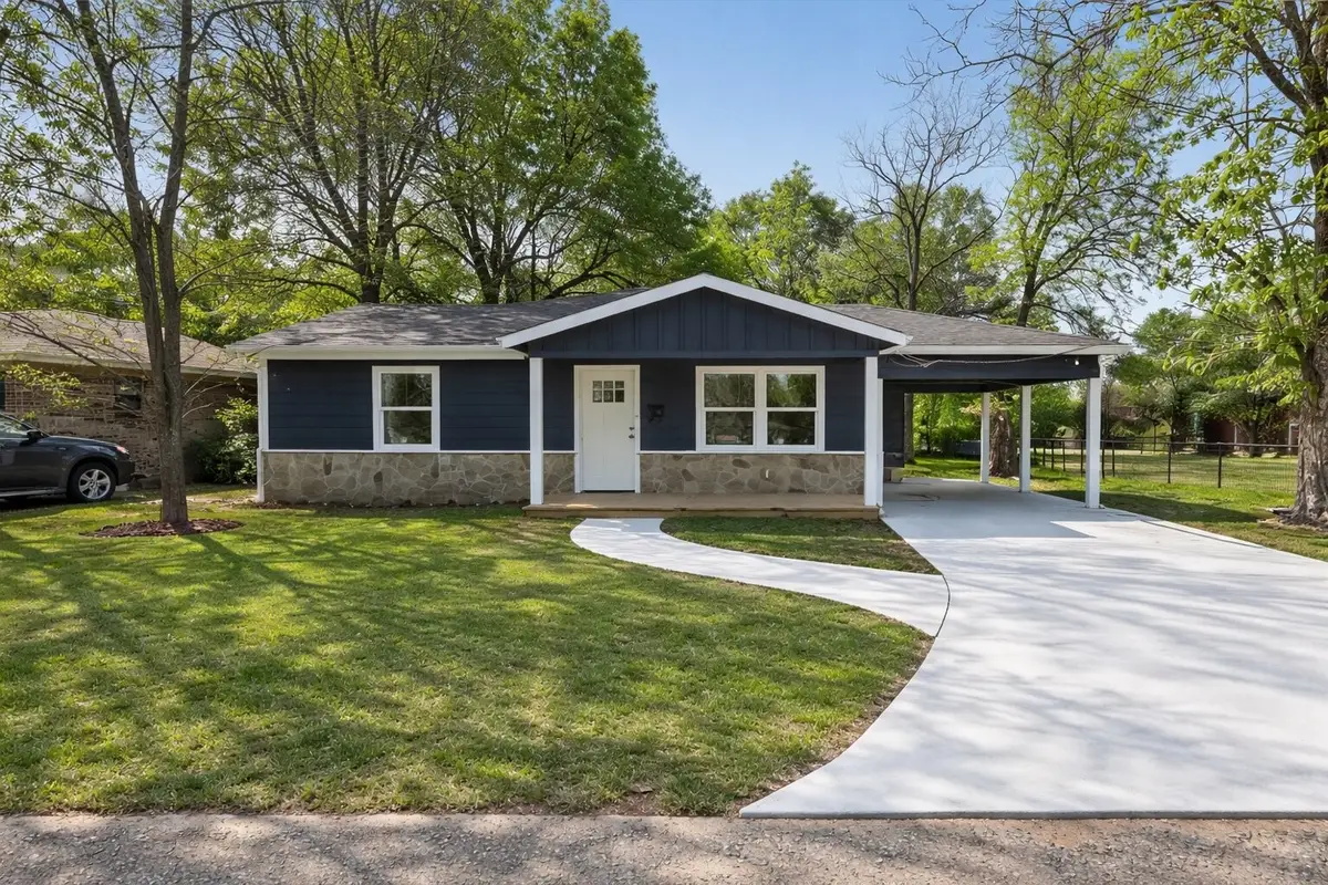 2009 W Sherman Street, Paris, TX 75460 - #1