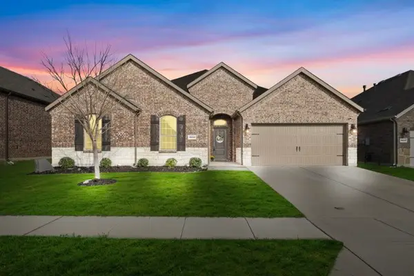 3516 Tunnel Avenue, Aubrey, TX 76227