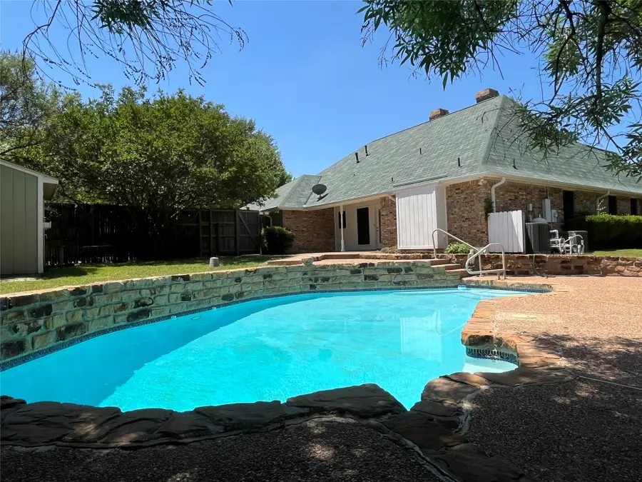 627 Meadowbrooke Place, Duncanville, TX 75137 - #2