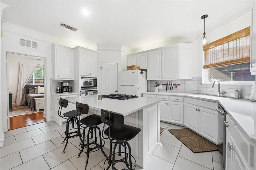 3332 W 4th Street, Fort Worth, TX 76107 - #3