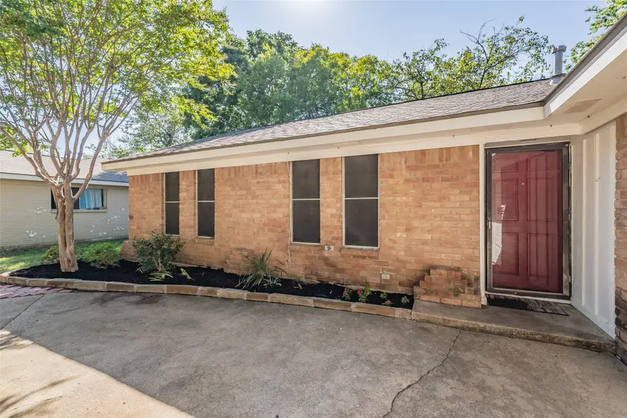 821 Prestwick Street, Bedford, TX 76022 - #3