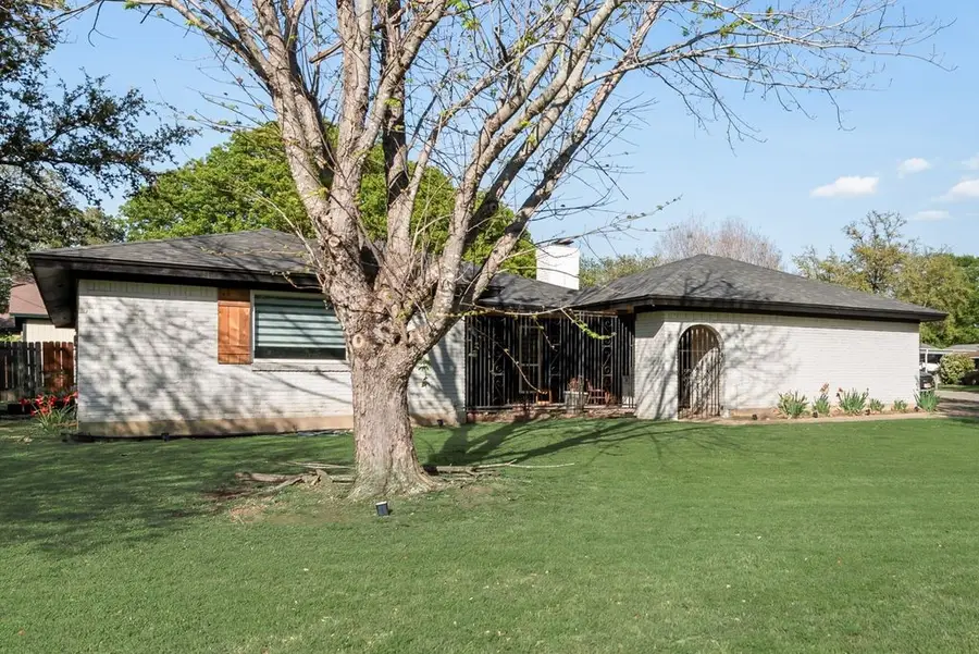 905 Colonial, Cleburne, TX 76033 - #2