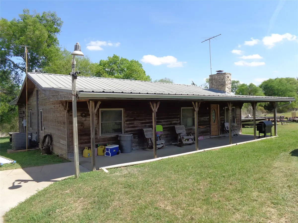 1201 S Bois D Arc Street, Grandview, TX 76050 - #1