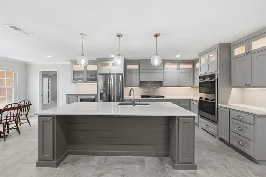 2804 Whispering Trail Circle, Pantego, TX 76013 - #2