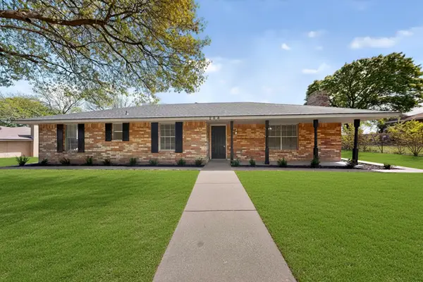 208 Gregory Drive, DeSoto, TX 75115