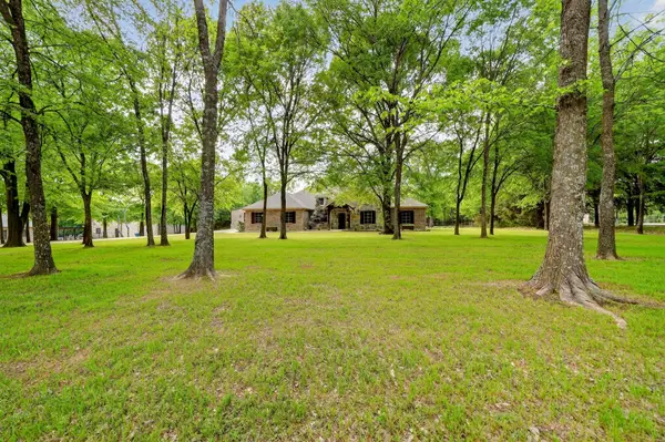 2211 Canyon Lake Road, Wills Point, TX 75169
