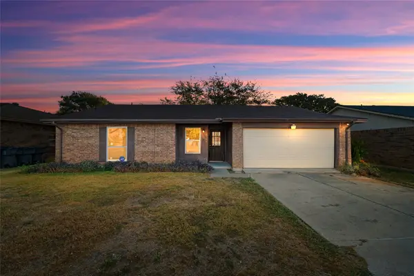 2742 E Pepperidge Drive, Lancaster, TX 75134