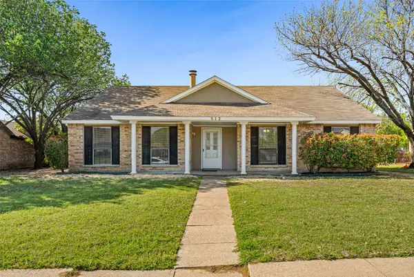 513 Beechwood Drive, Grand Prairie, TX 75052
