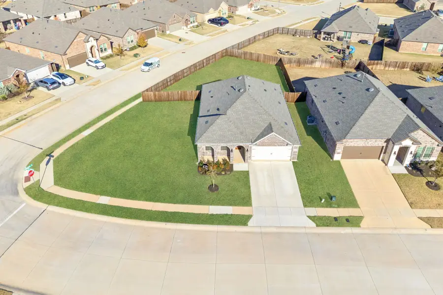 3260 Hunters Glen Drive, Aubrey, TX 76227 - #2