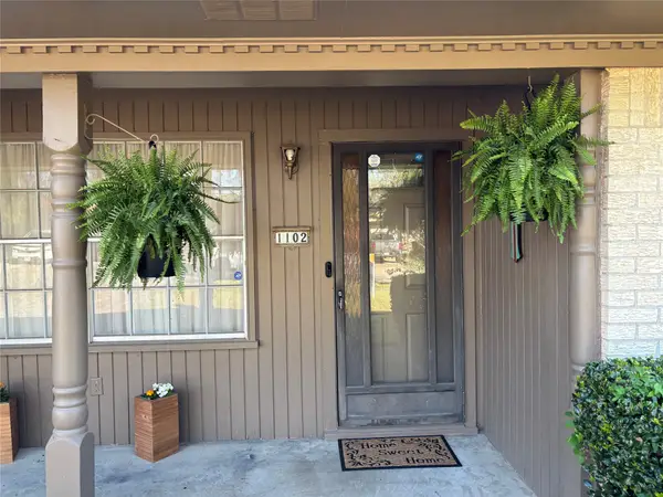 1102 Anthony Drive, Ennis, TX 75119