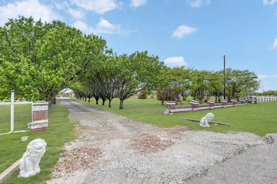 2070 County Road 377, Van Alstyne, TX 75495 - #2