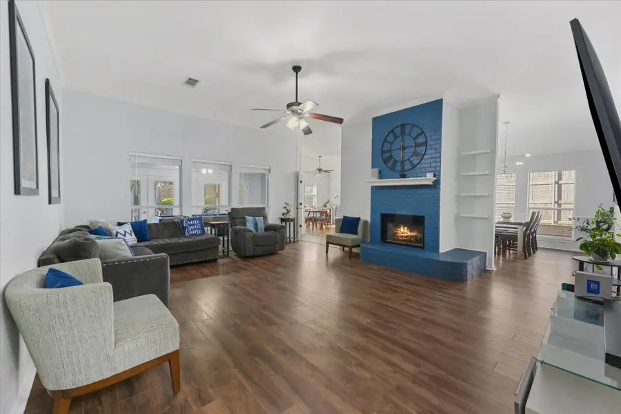 107 Montreal Drive, Hurst, TX 76054 - #2