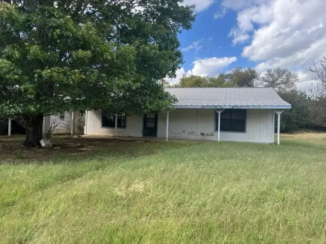 300 A E 3rd Street, Iredell, TX 76649 - #1