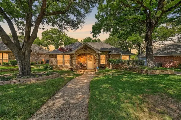3909 Sunday Hill Drive, Arlington, TX 76016