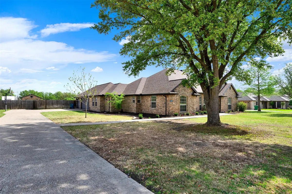 1201 E Oaklawn Drive, Talty, TX 75160 - #1