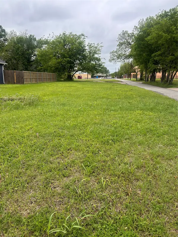 720 S Montgomery Street, Sherman, TX 75090