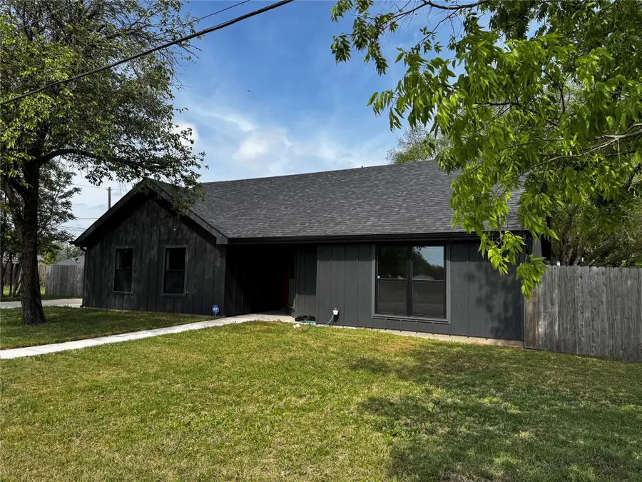 100 W Hoover Avenue, Whitney, TX 76692 - #2
